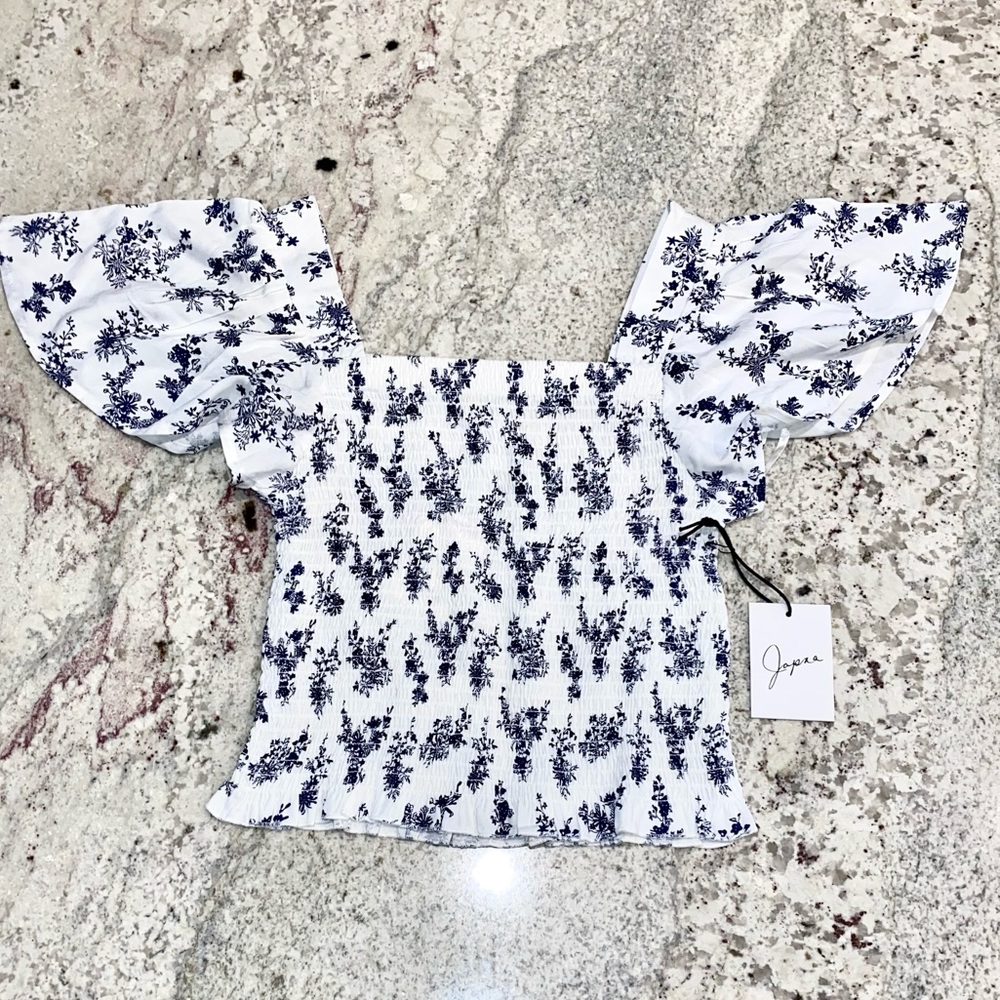 Beautiful white and blue floral flowy sleeves